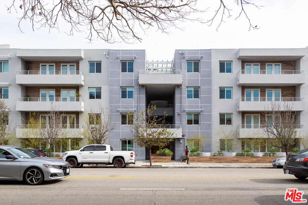 4240 Laurel Canyon Blvd Unit: 301