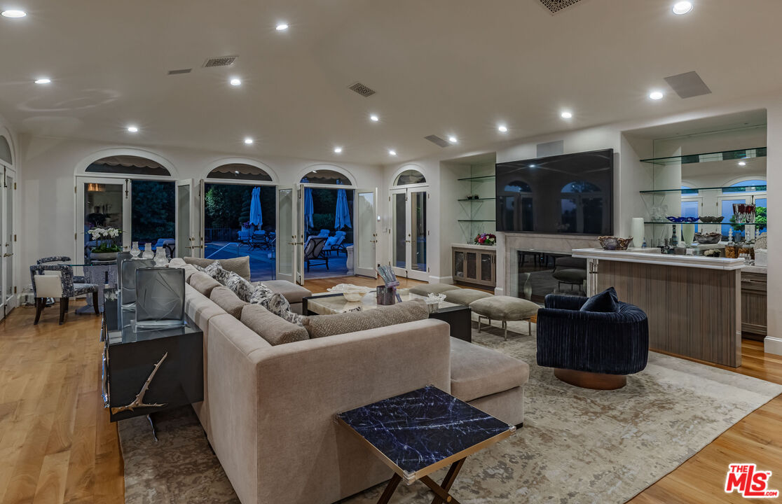 1309 Davies Dr