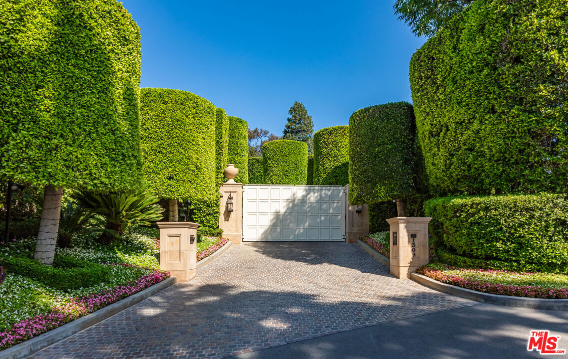 1309 Davies Dr