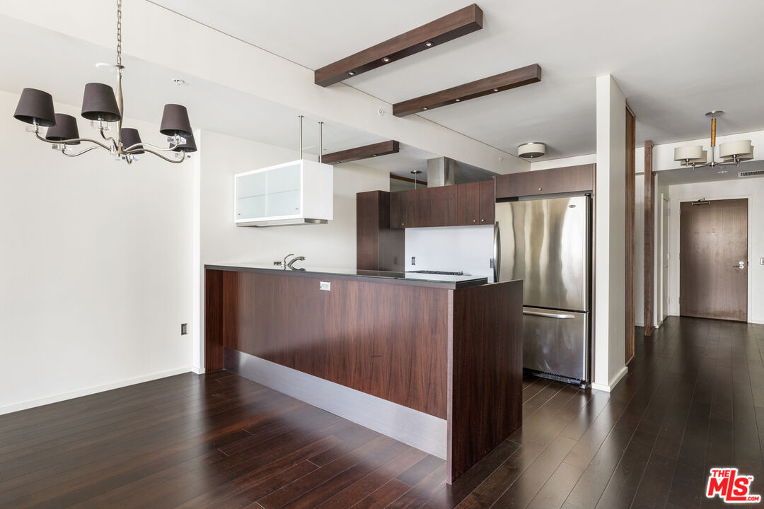 1155 S Grand Ave Unit: 912