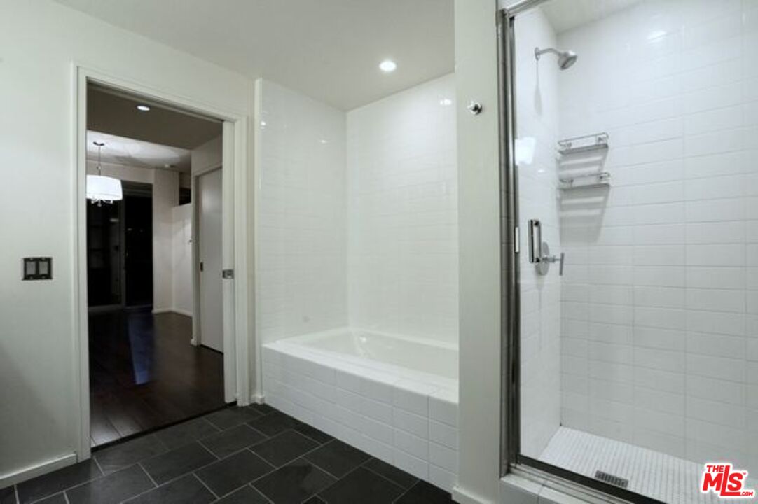 1155 S Grand Ave Unit: 912