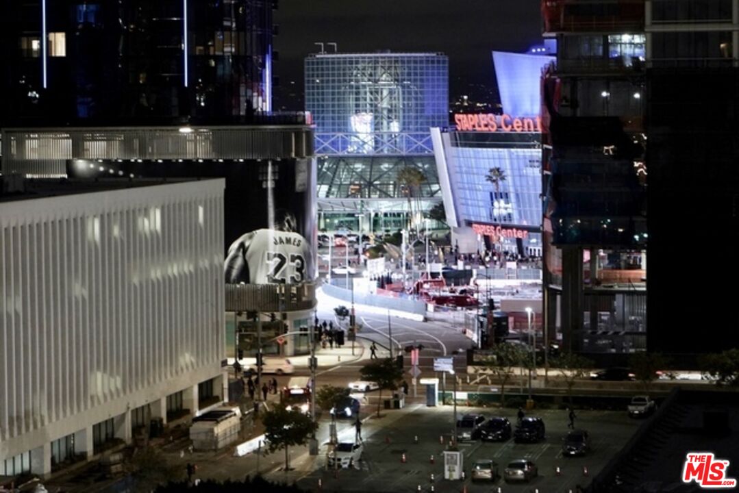 1155 S Grand Ave Unit: 912