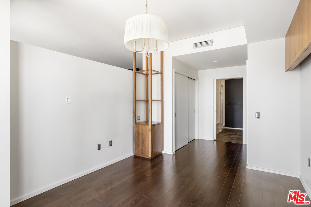1155 S Grand Ave Unit: 912