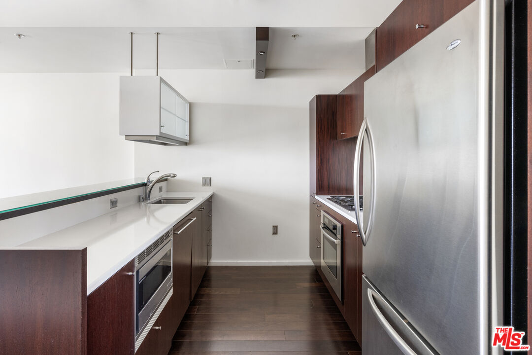 1155 S Grand Ave Unit: 912