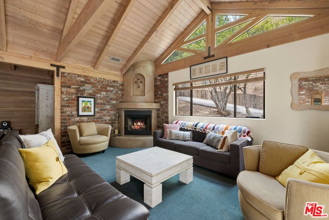 9145 La Tuna Canyon Rd