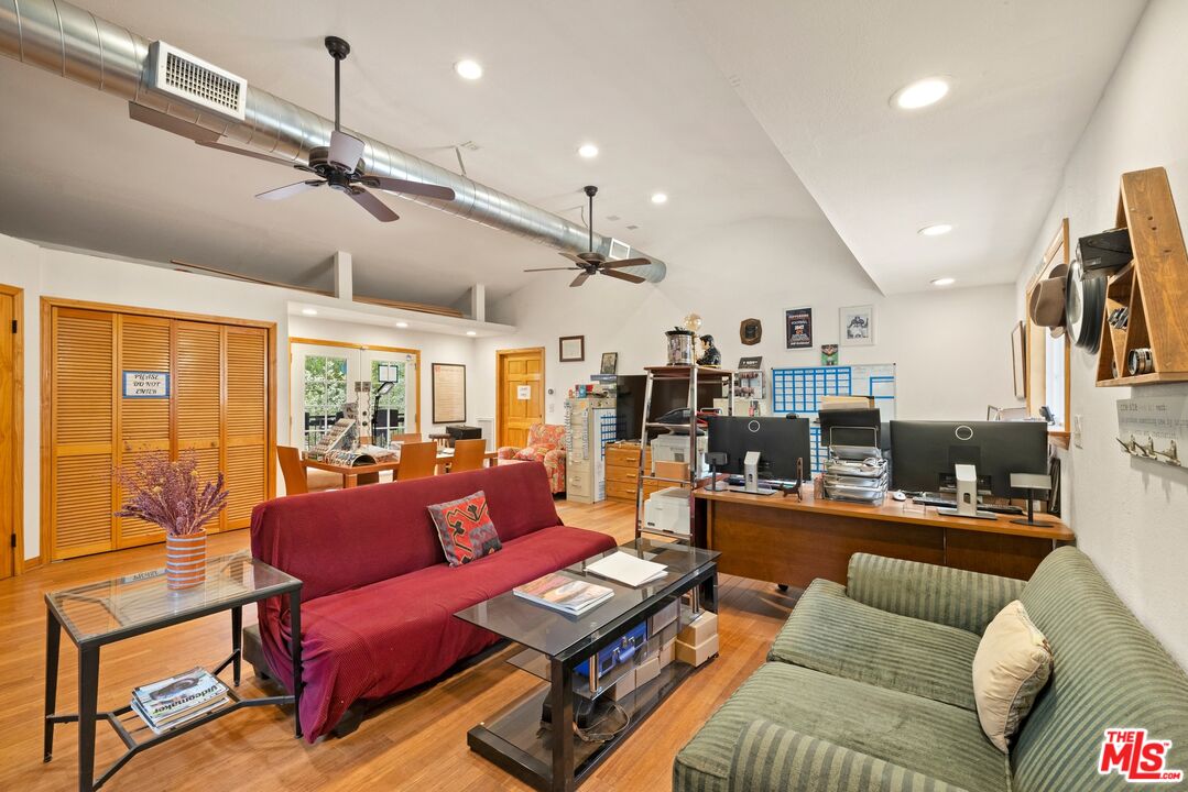 9145 La Tuna Canyon Rd