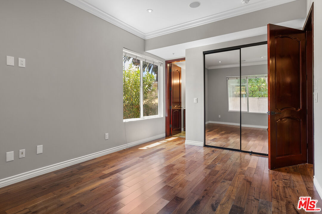 632 N Kings Rd Unit: 102