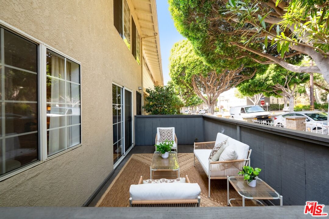 2910 Arizona Ave Unit: 1