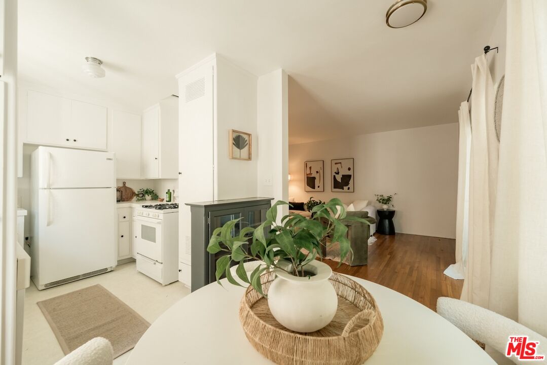2910 Arizona Ave Unit: 1