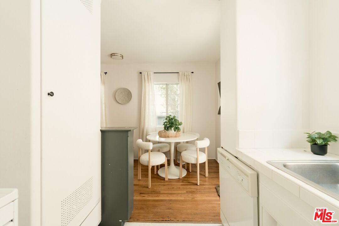 2910 Arizona Ave Unit: 1