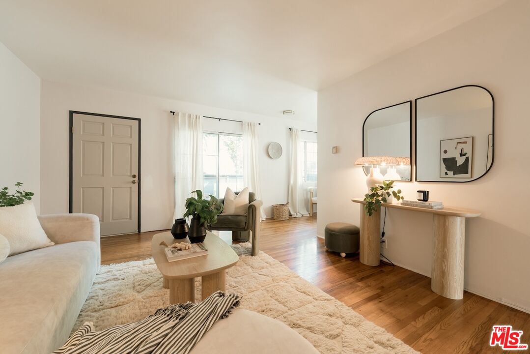 2910 Arizona Ave Unit: 1