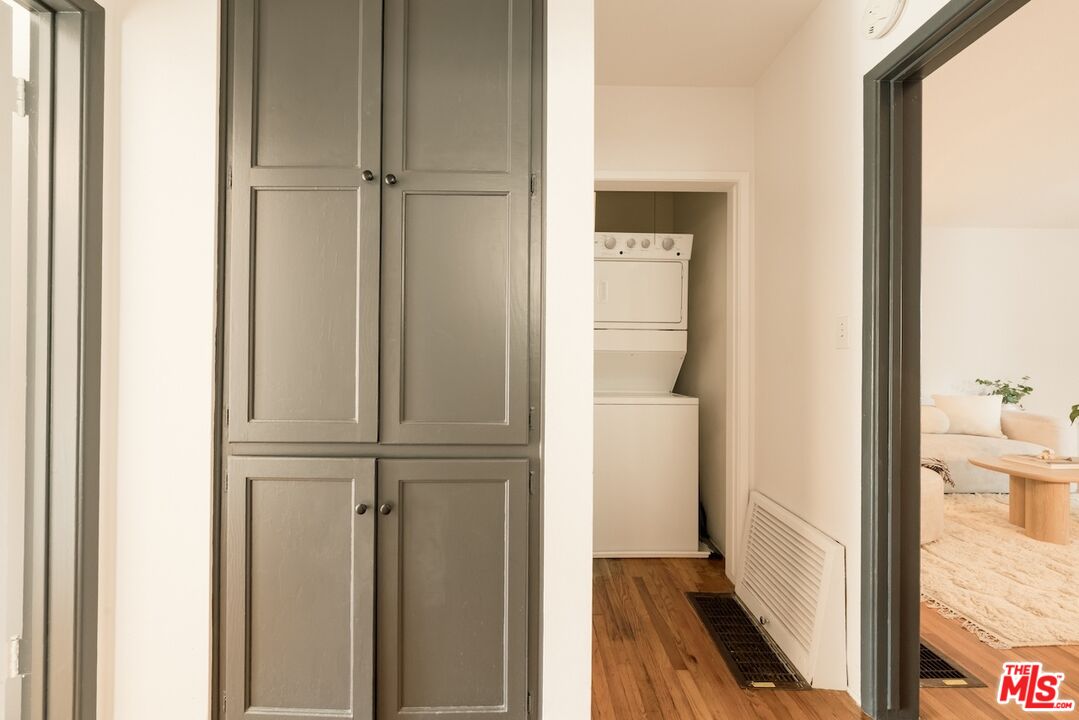 2910 Arizona Ave Unit: 1