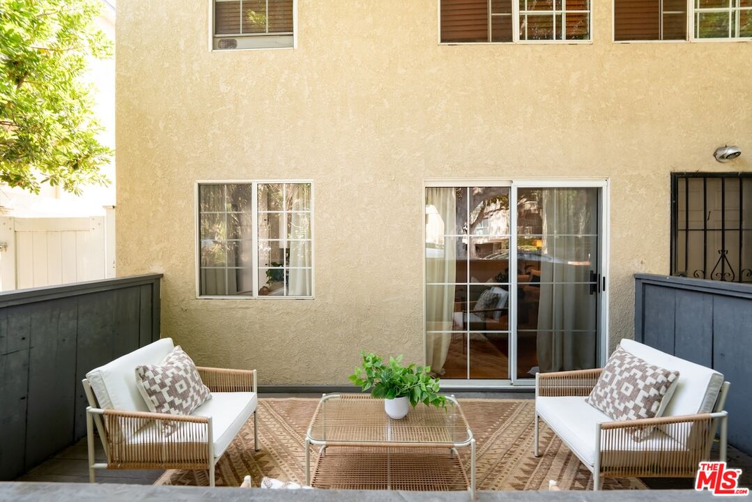 2910 Arizona Ave Unit: 1