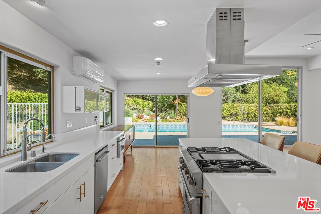 4207 Michelangelo Ave