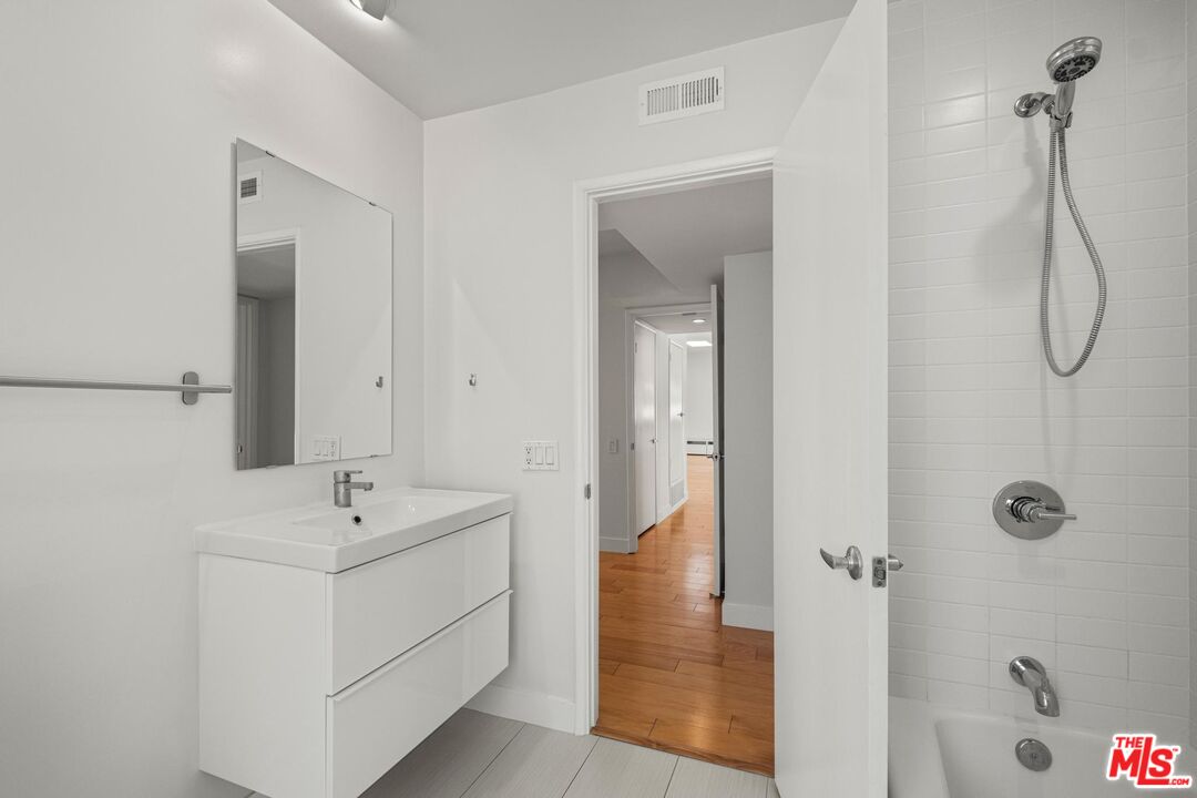 4207 Michelangelo Ave