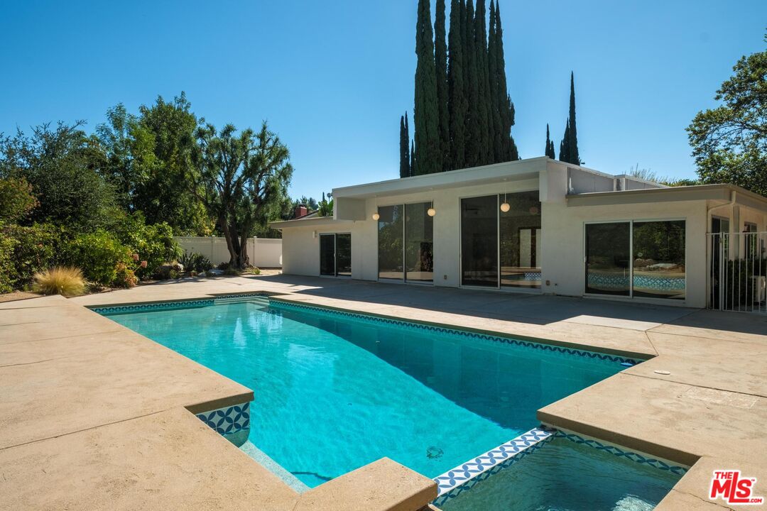 4207 Michelangelo Ave