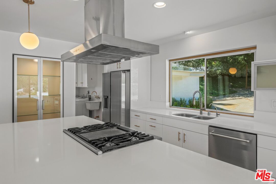 4207 Michelangelo Ave