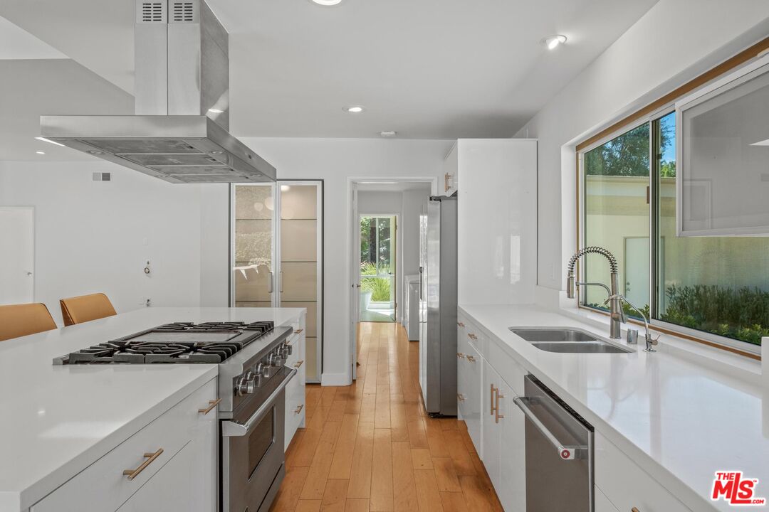 4207 Michelangelo Ave