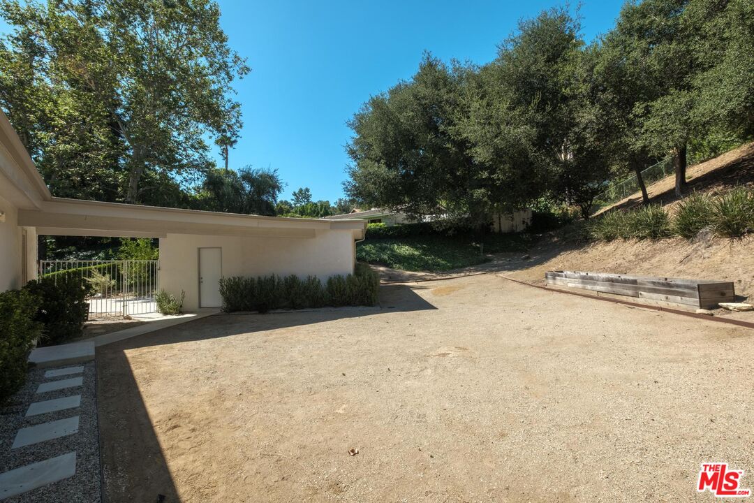 4207 Michelangelo Ave