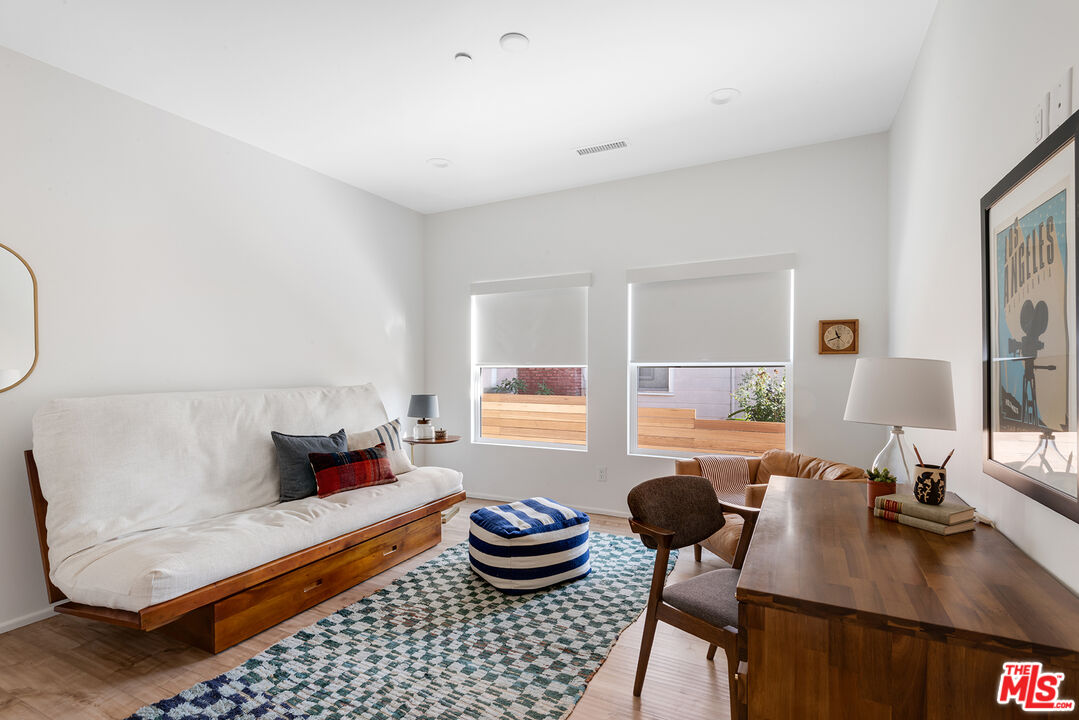 841 N La Fayette Park Pl