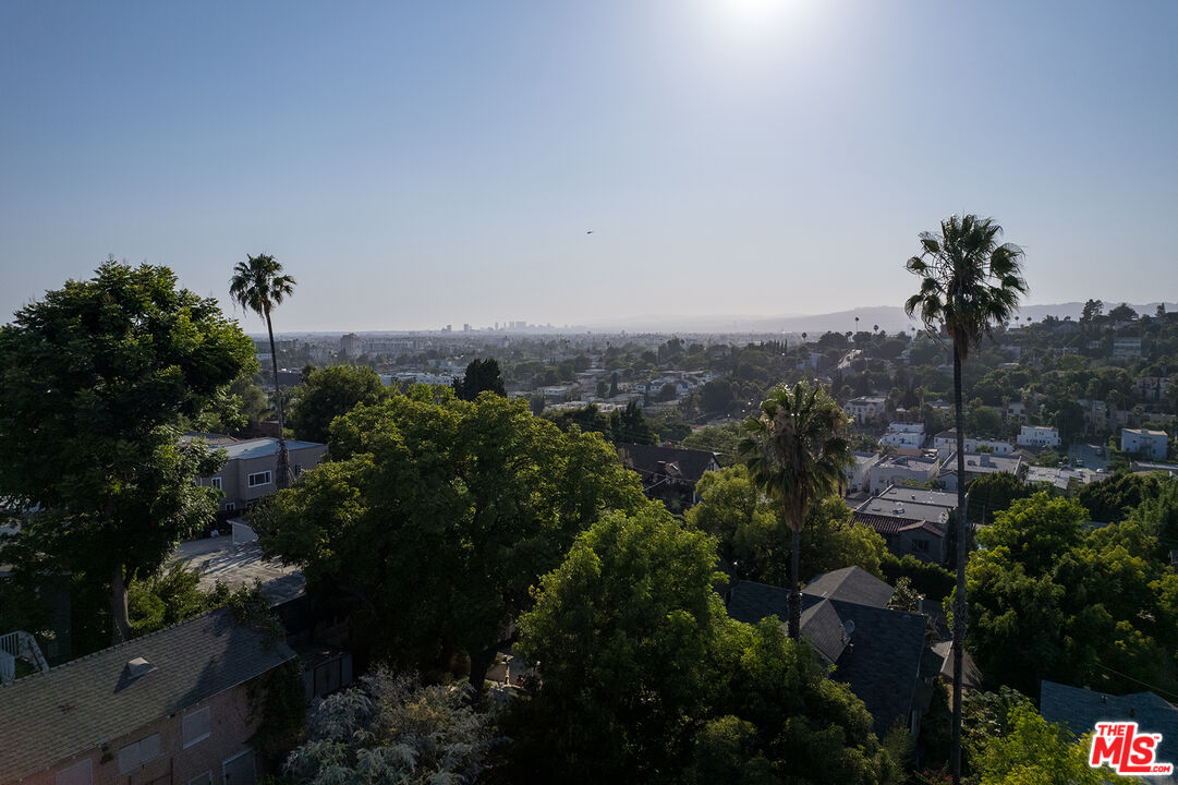 841 N La Fayette Park Pl