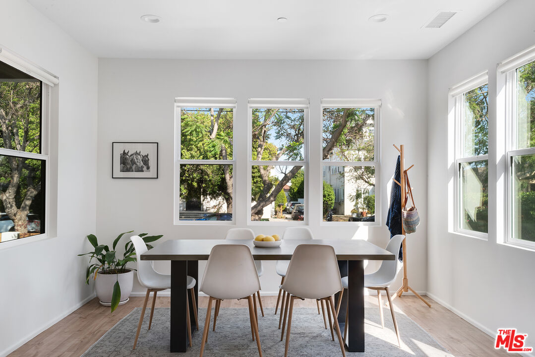 841 N La Fayette Park Pl