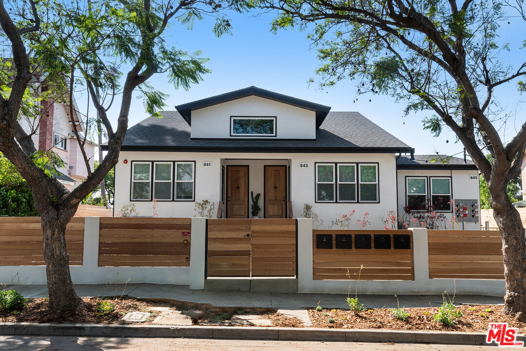 841 N La Fayette Park Pl