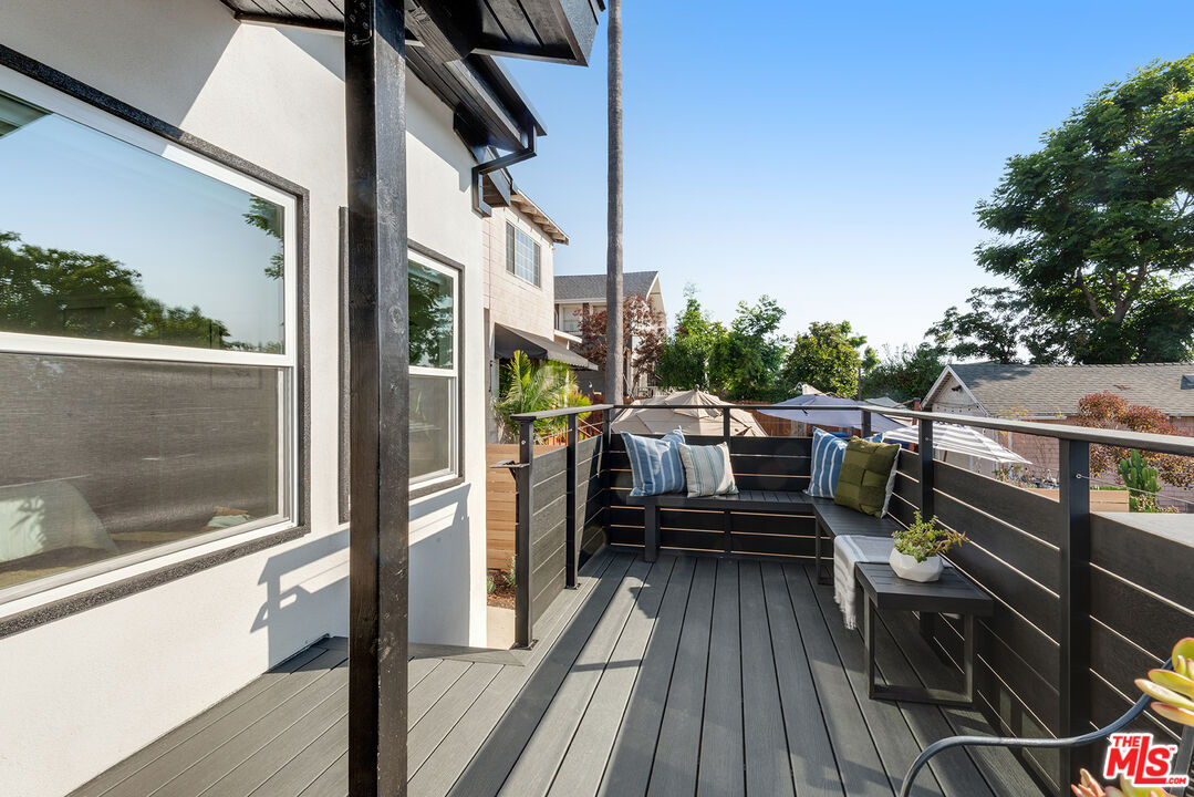 841 N La Fayette Park Pl