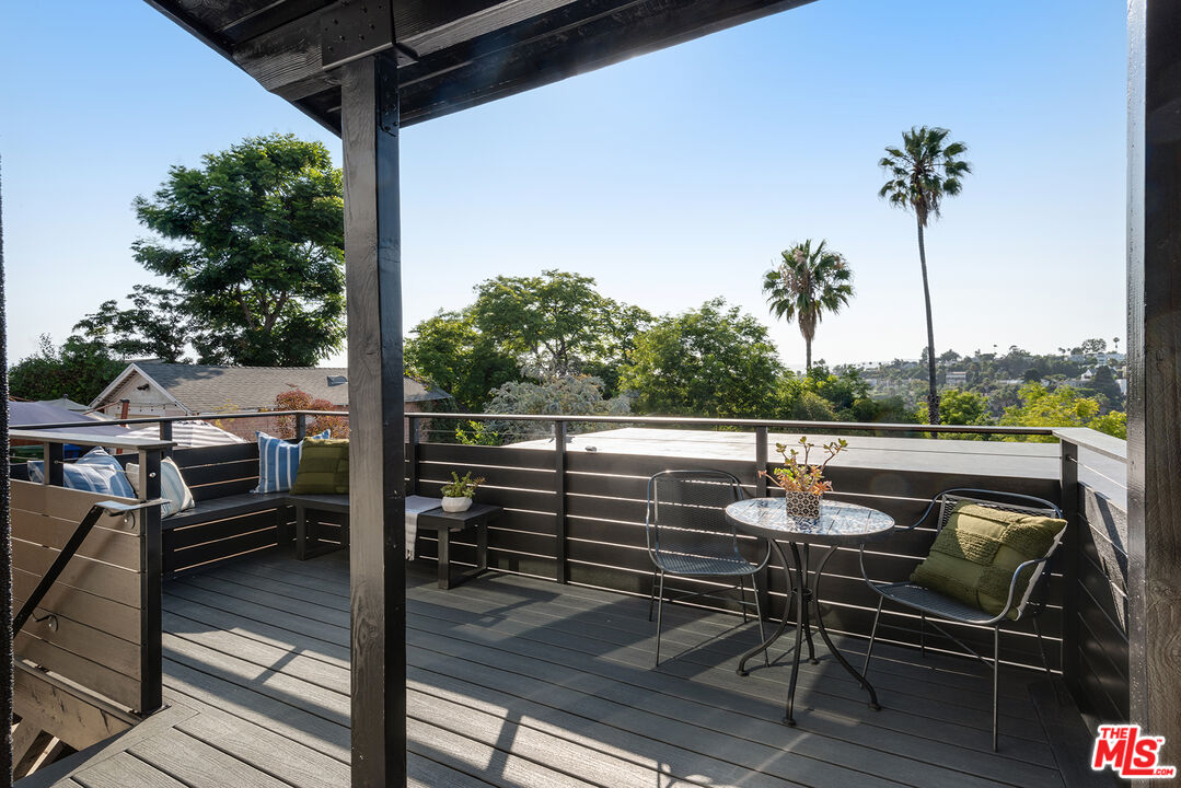 841 N La Fayette Park Pl