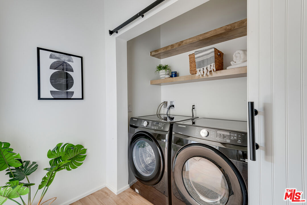 841 N La Fayette Park Pl