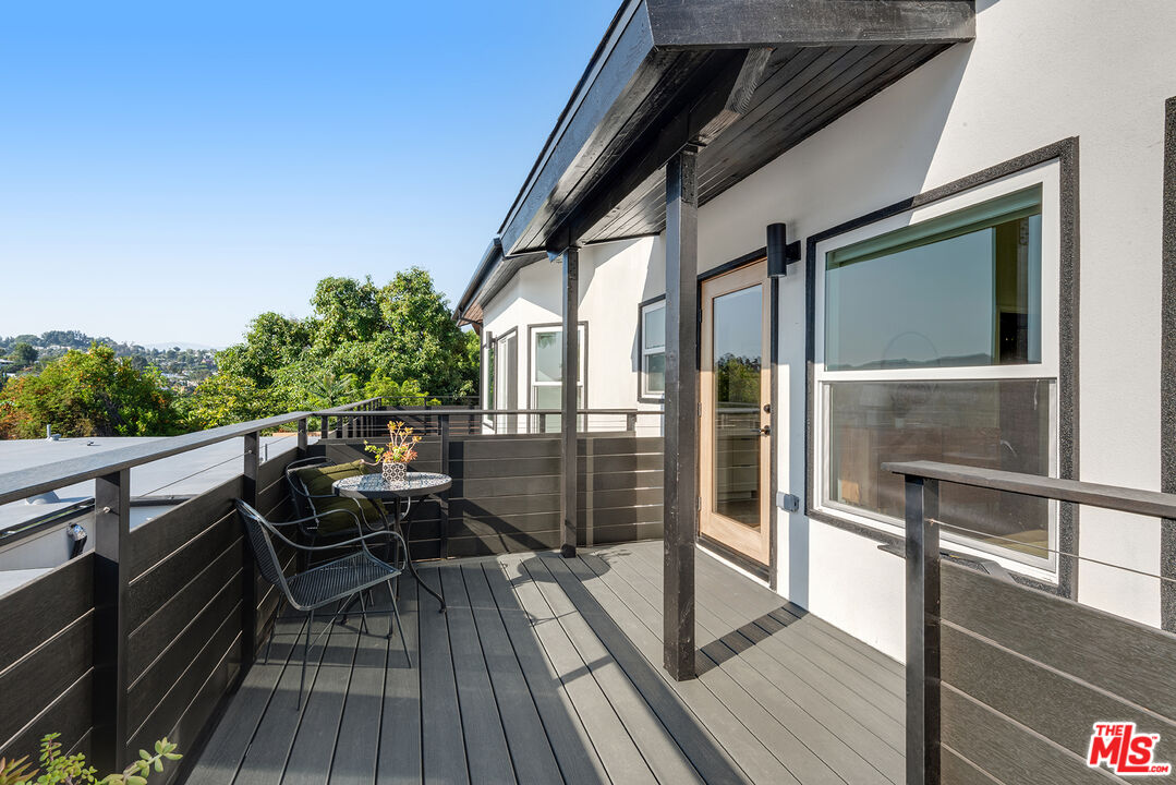 841 N La Fayette Park Pl