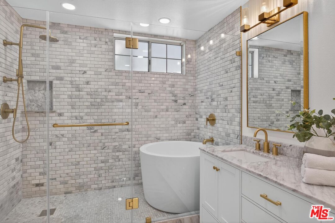 315 N Swall Dr Unit: 103