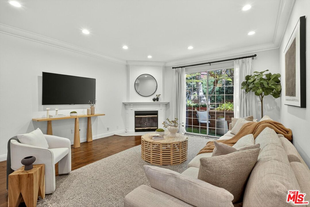 315 N Swall Dr Unit: 103