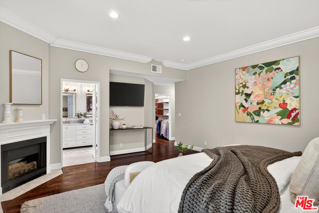 315 N Swall Dr Unit: 103