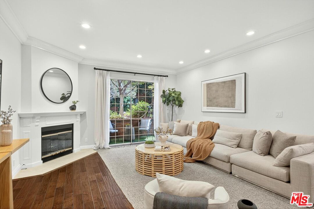 315 N Swall Dr Unit: 103