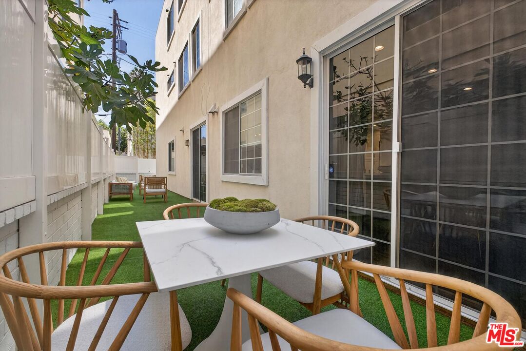 315 N Swall Dr Unit: 103