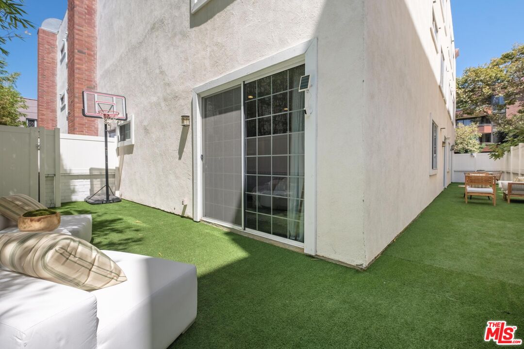 315 N Swall Dr Unit: 103