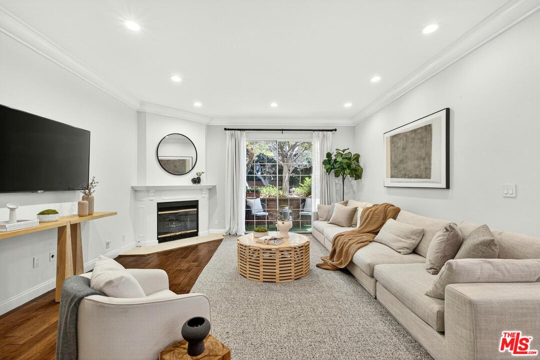 315 N Swall Dr Unit: 103