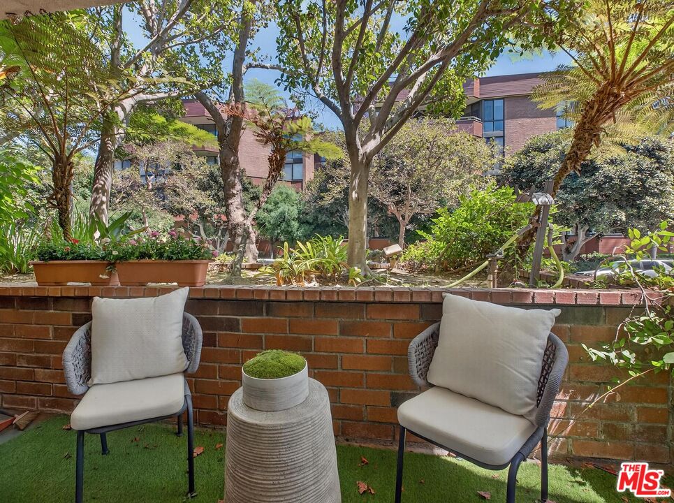 315 N Swall Dr Unit: 103