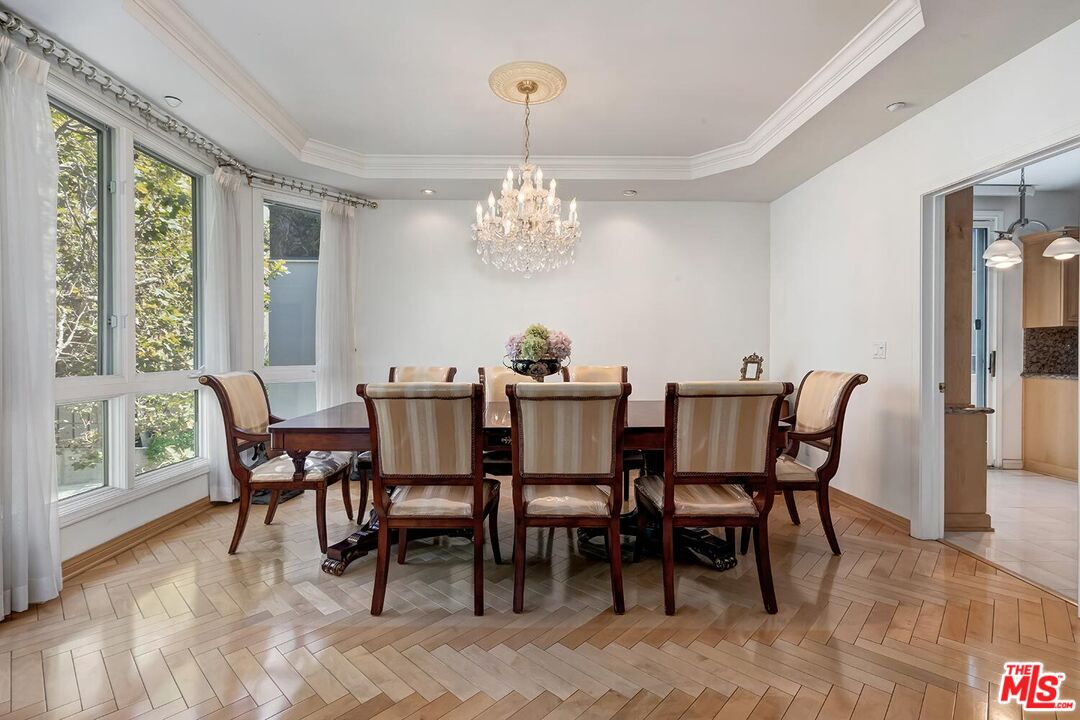 121 N Almont Dr Unit: 303