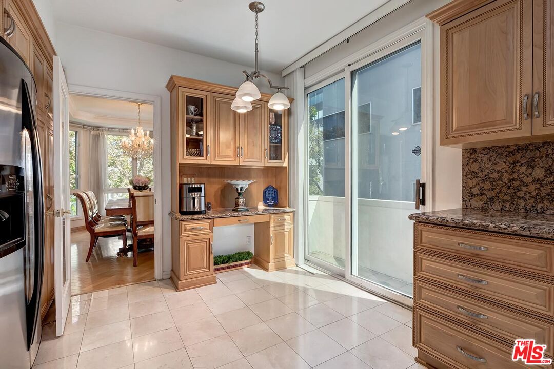 121 N Almont Dr Unit: 303