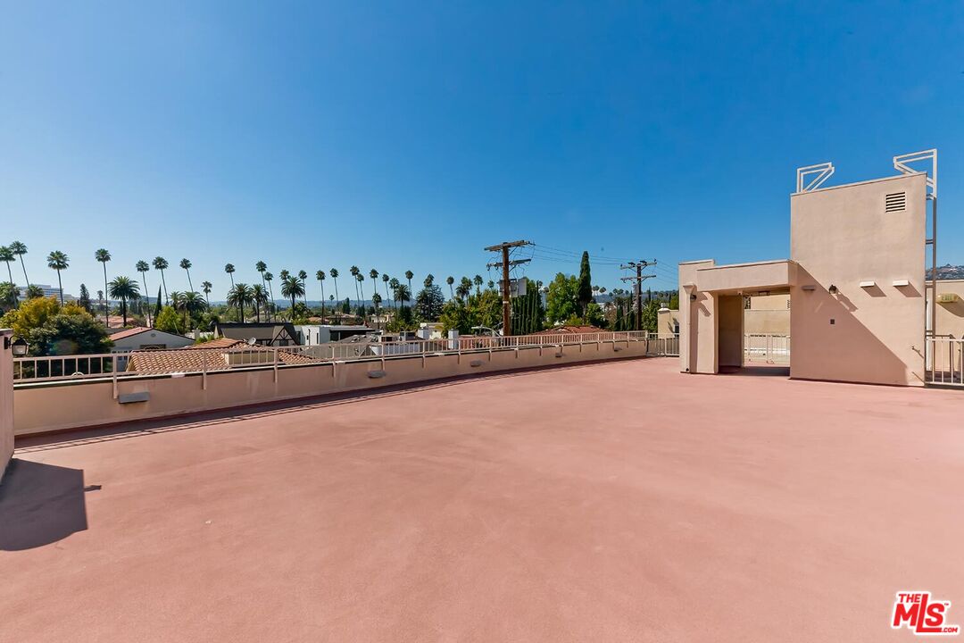 121 N Almont Dr Unit: 303