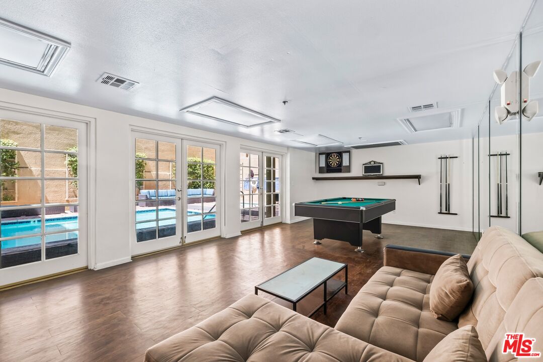 12633 Moorpark St Unit: 208