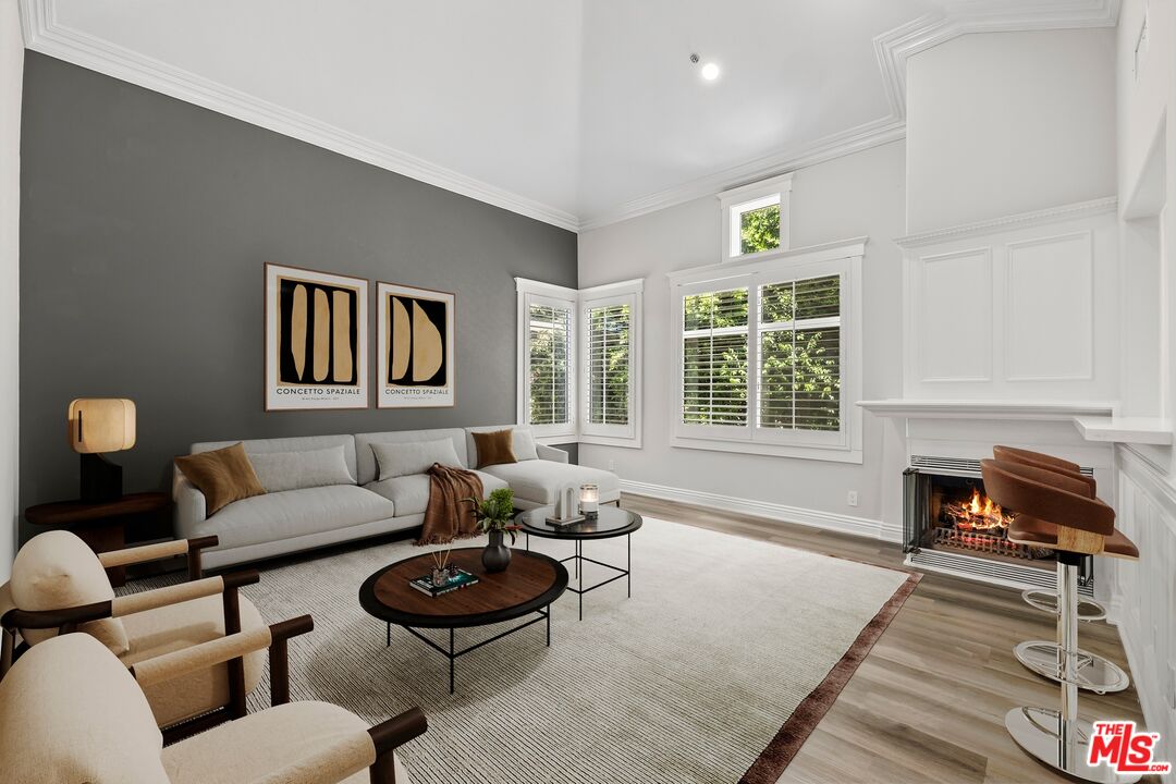 12633 Moorpark St Unit: 208