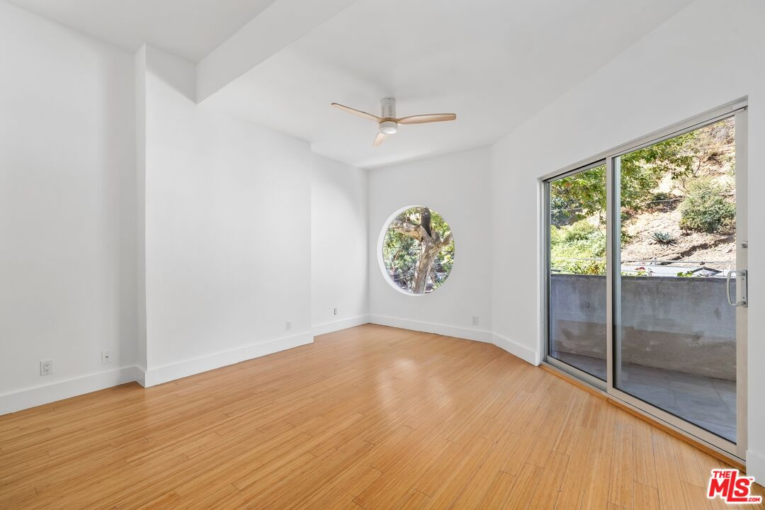 1300 N Beverly Glen Blvd