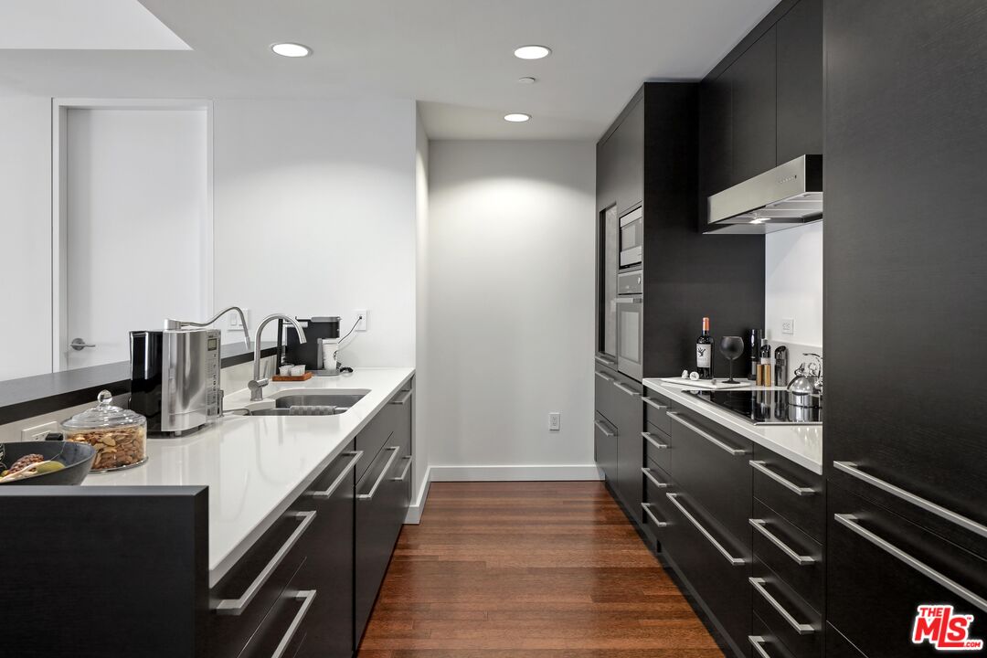 6250 Hollywood Blvd Unit: 5J