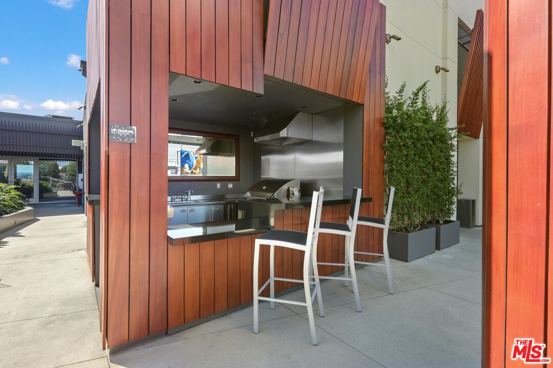 6250 Hollywood Blvd Unit: 5J