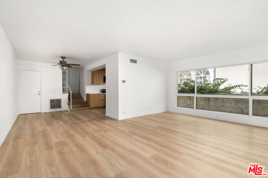 340 N Palm Dr Unit: Unit 2