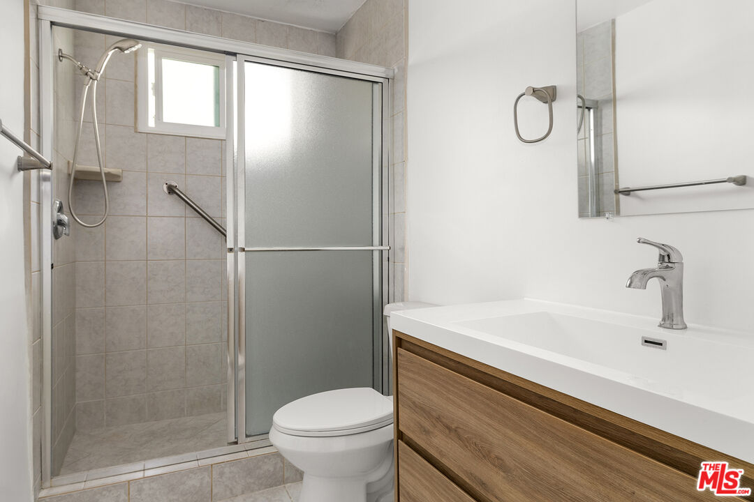 340 N Palm Dr Unit: Unit 2