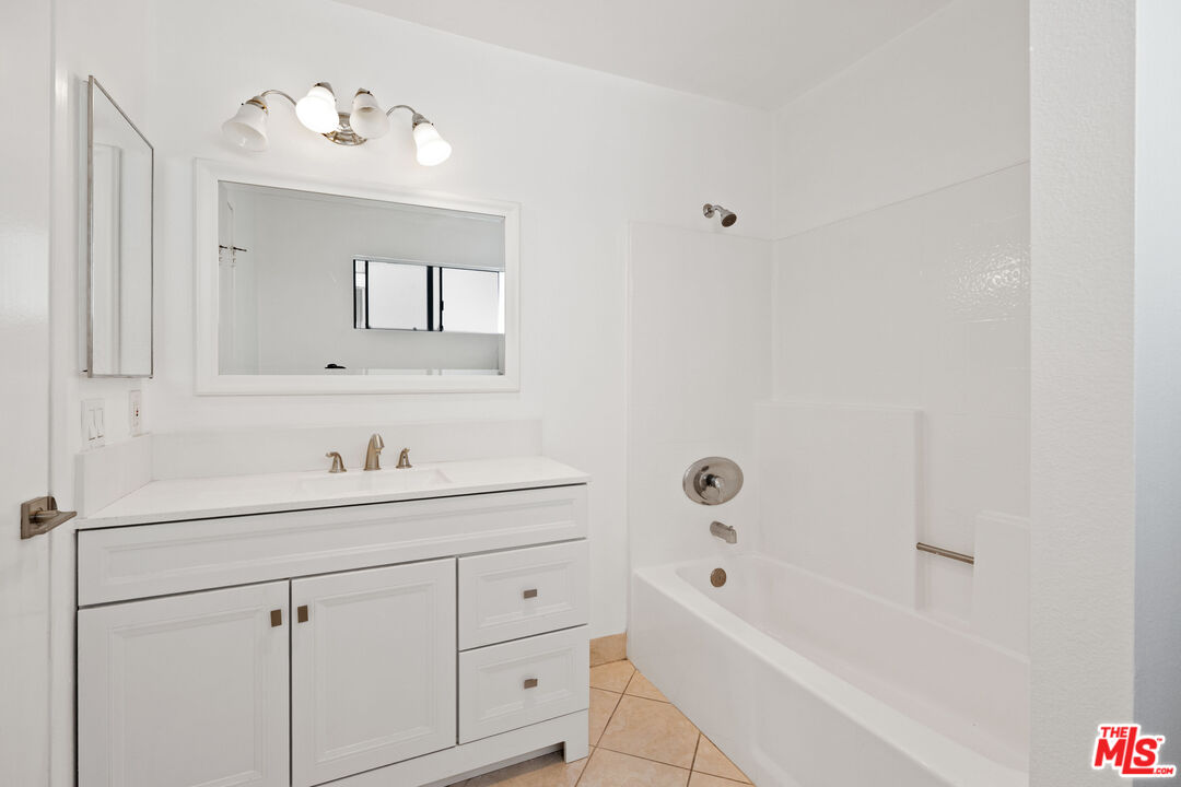 11975 Texas Ave Unit: 202